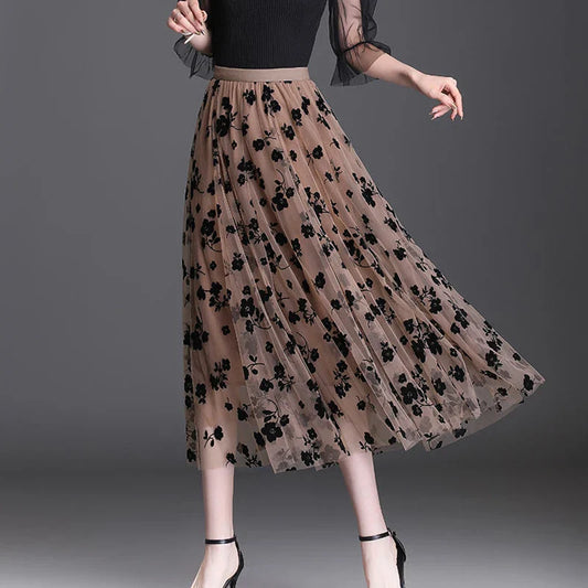Odette | Elegant tulle midi skirt with refined flowers