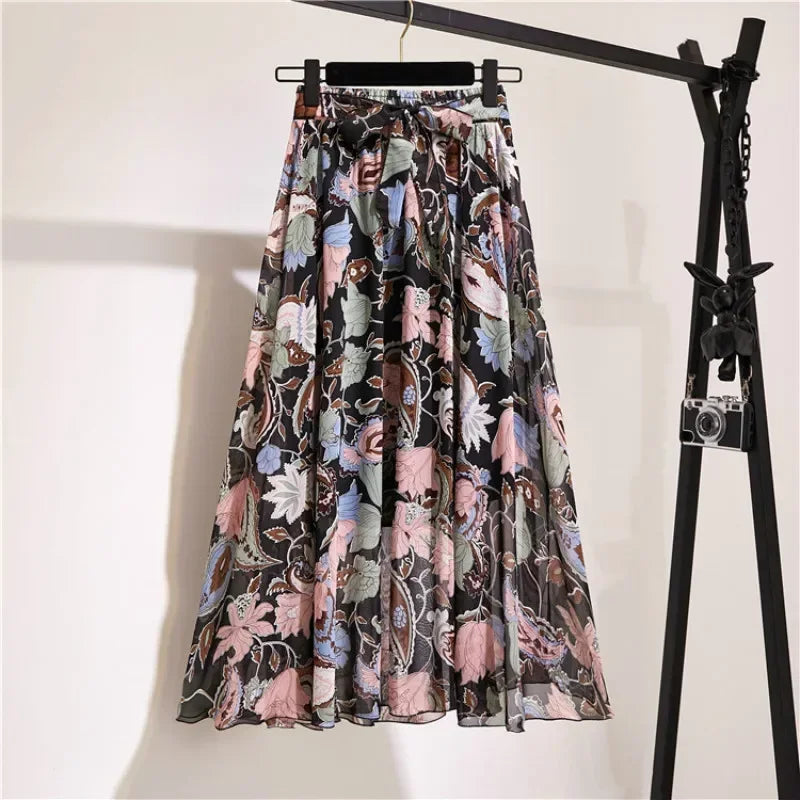 Aurelia | Midi skirt with playful elegance