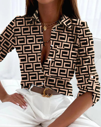 Freya | Trendy blouse with artistic print