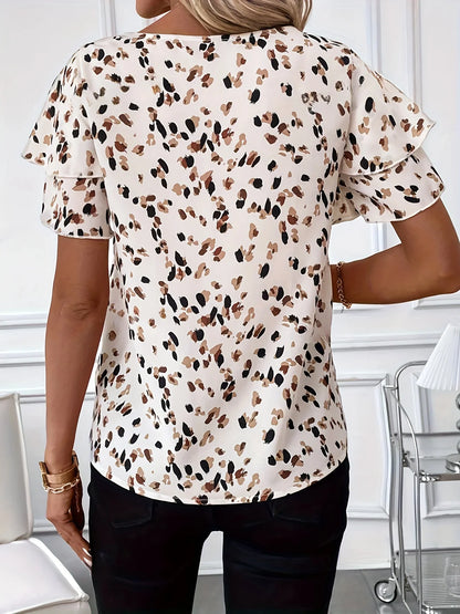 Regina | Trendy blouse with playful ruffles