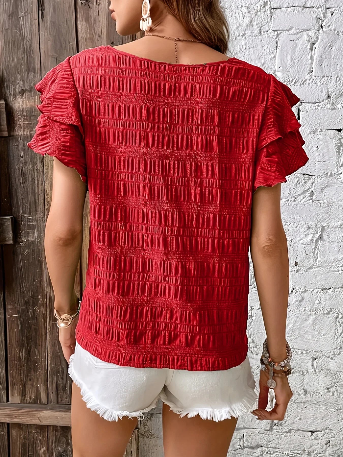 Charmaine | Airy blouse with playful ruffles