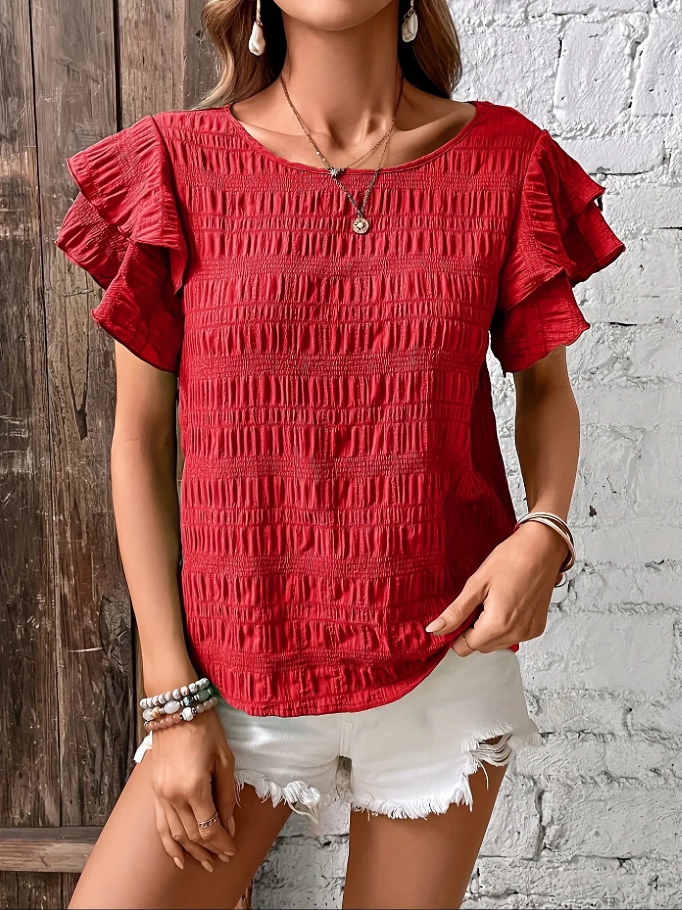Charmaine | Airy blouse with playful ruffles