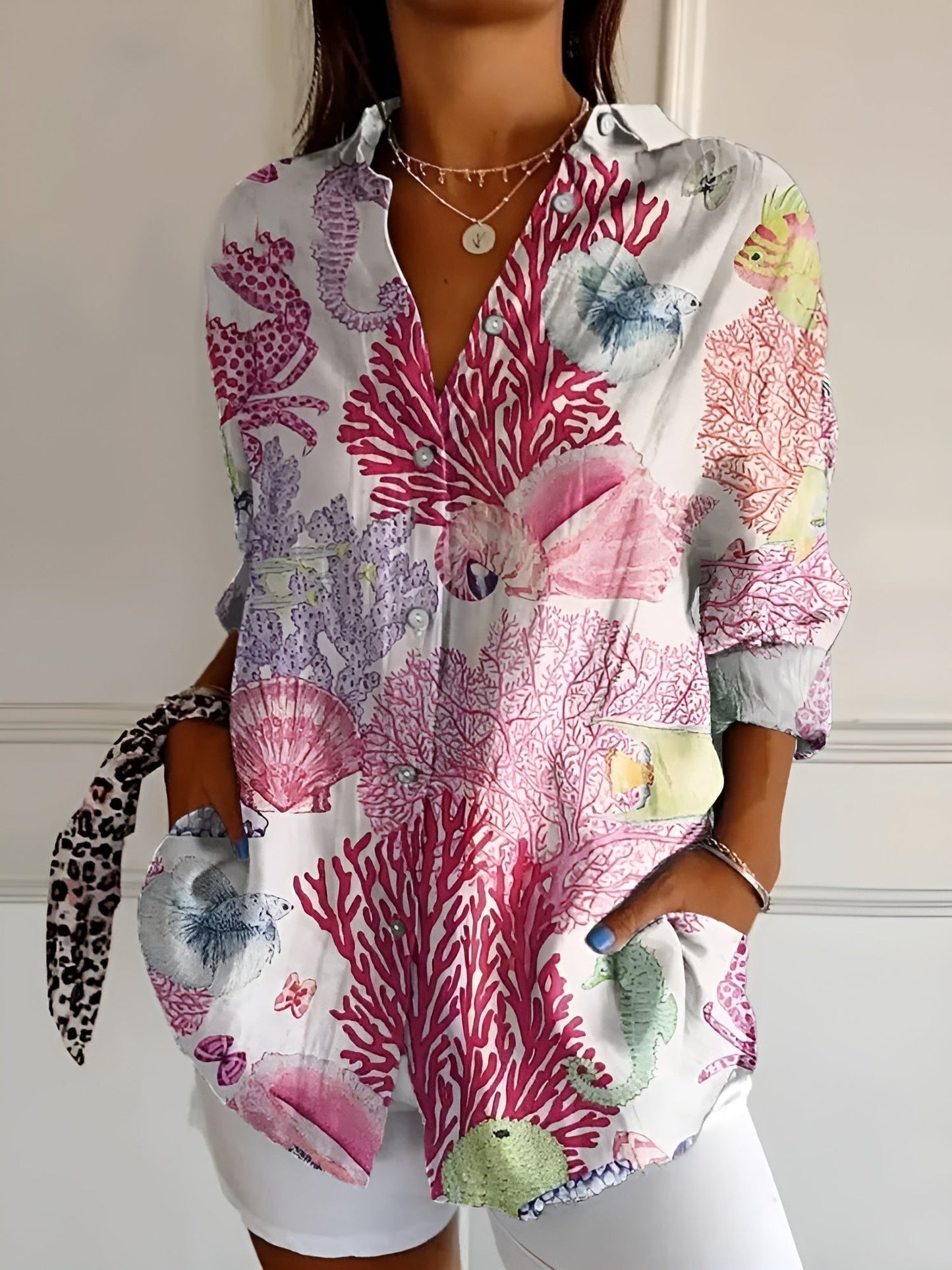 Avril | Elegant blouse with playful prints